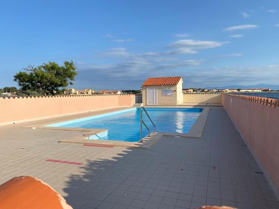 Superbe Studio Renove Avec Piscine Et Vue Marina Le Barcarès Exterior foto